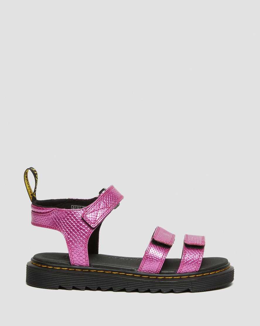 pinke dr. martens klaire kindersandalen mit reptilienmuster und riemen