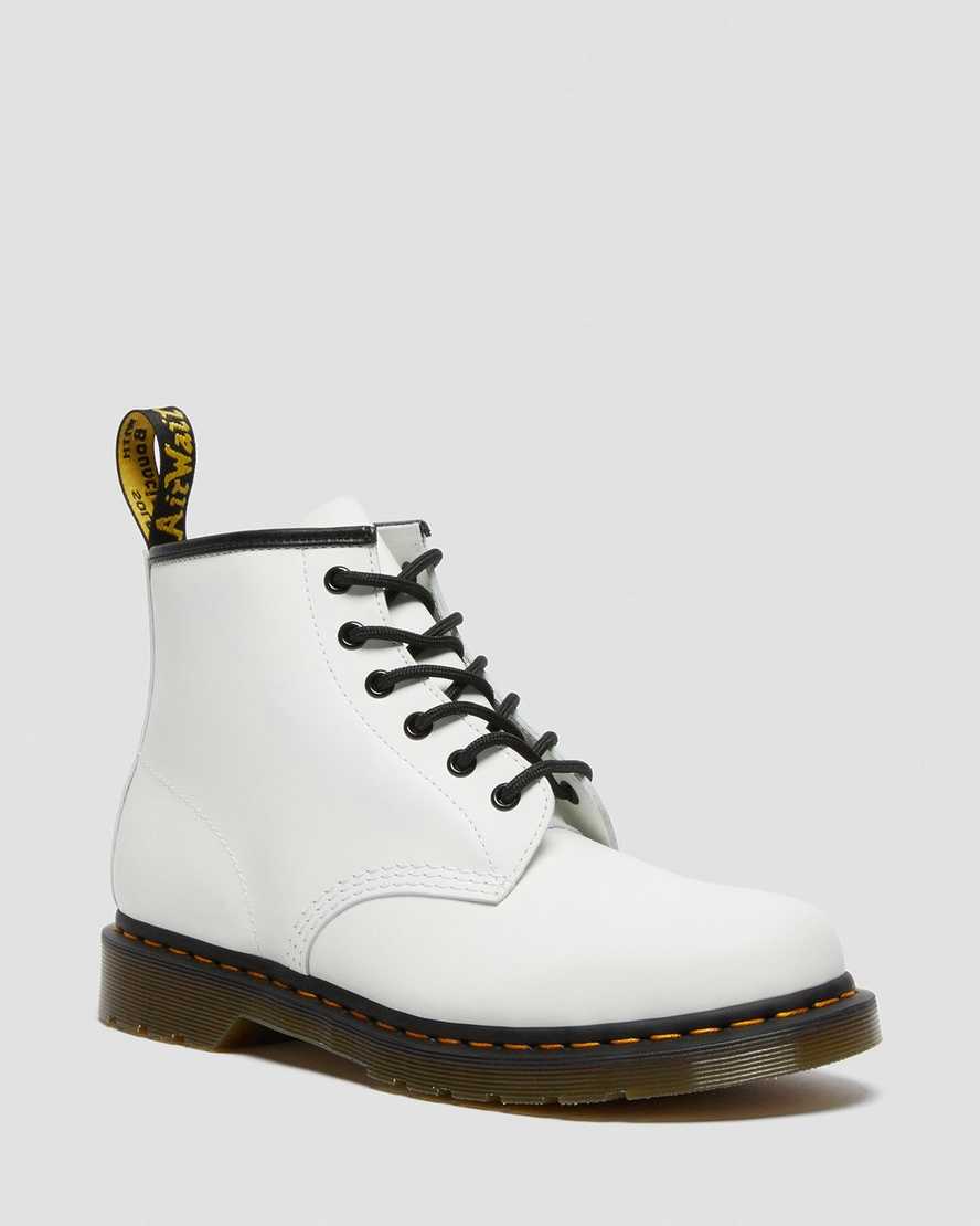 weiße dr. martens 101 yellow stitch smooth herren-ankle-boots