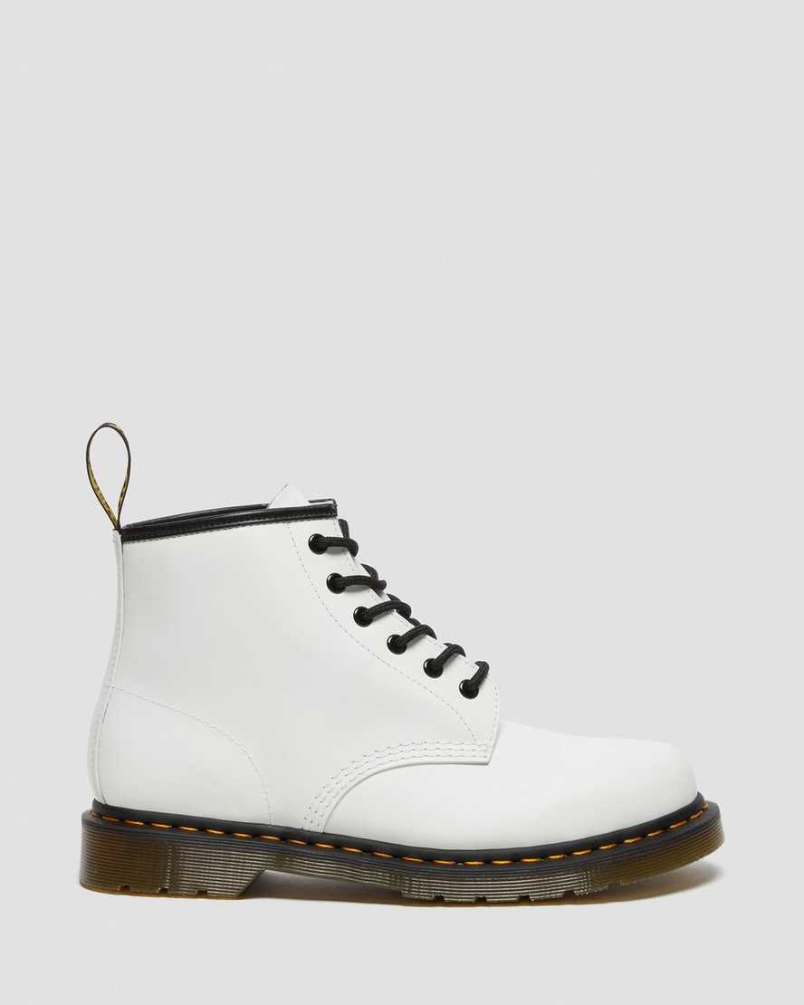 weiße dr. martens 101 yellow stitch smooth herren-ankle-boots