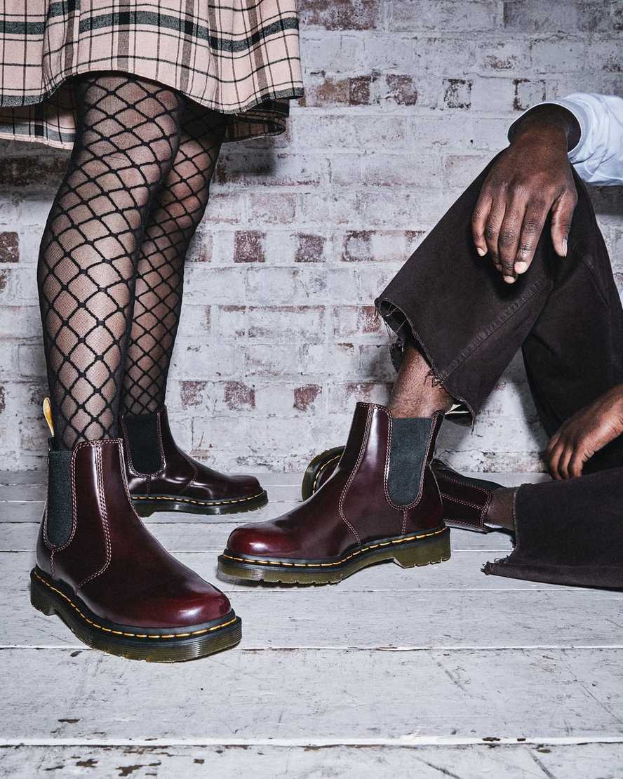 rote dr. martens 2976 herren-chelsea-boots