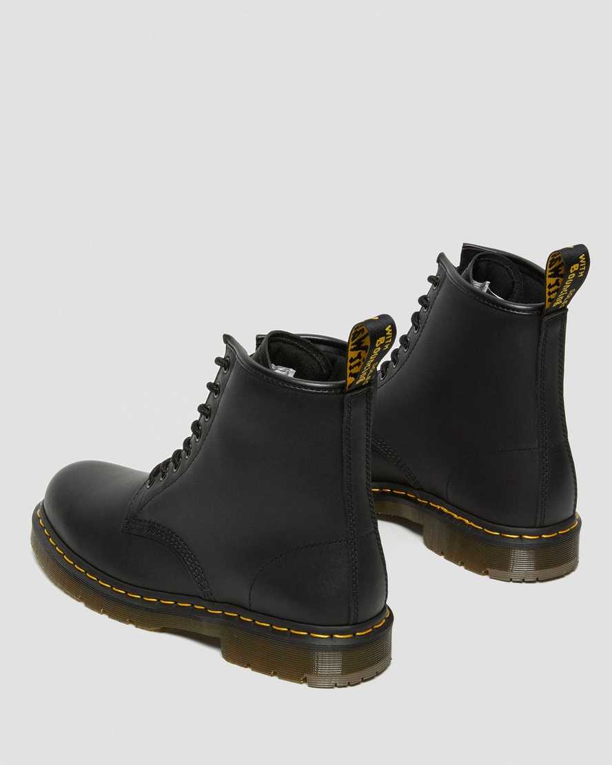 schwarze dr. martens 1460 herren-schnürstiefel mit rutschfester oberfläche