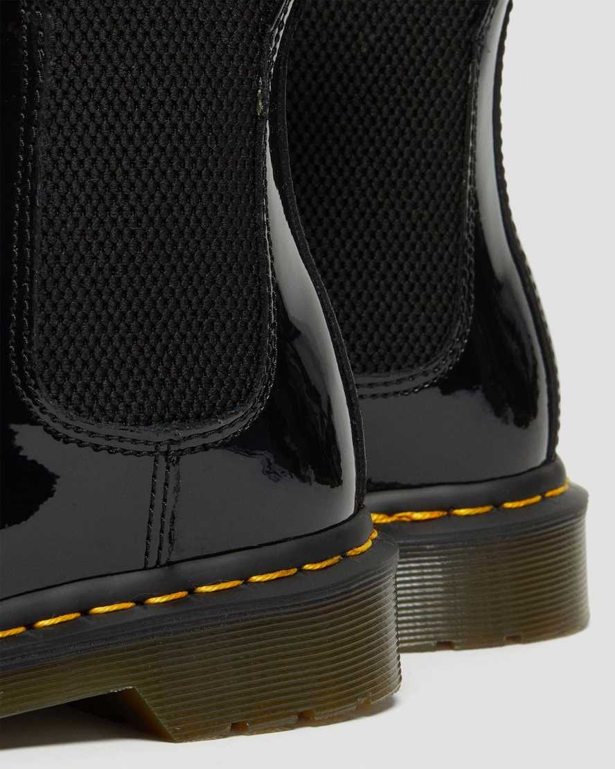 schwarze dr. martens 2976 lack-chelsea-boots für damen.
