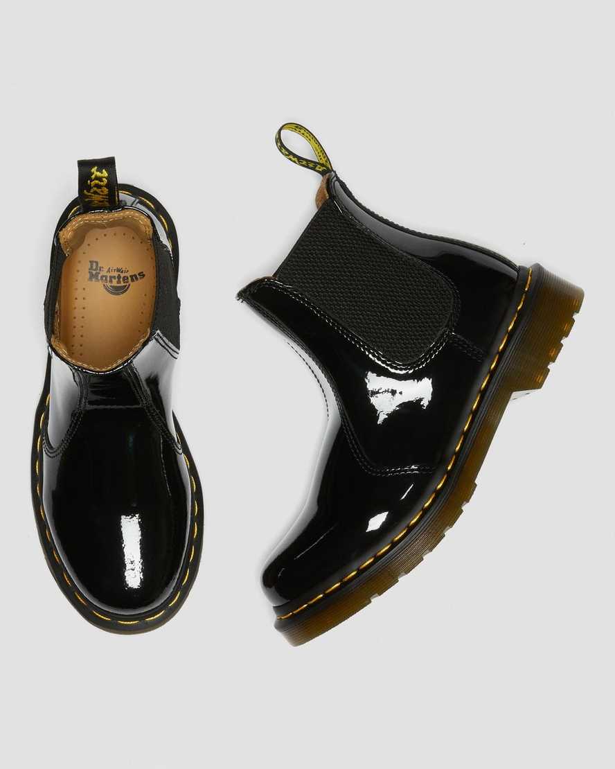 schwarze dr. martens 2976 lack-chelsea-boots für damen.