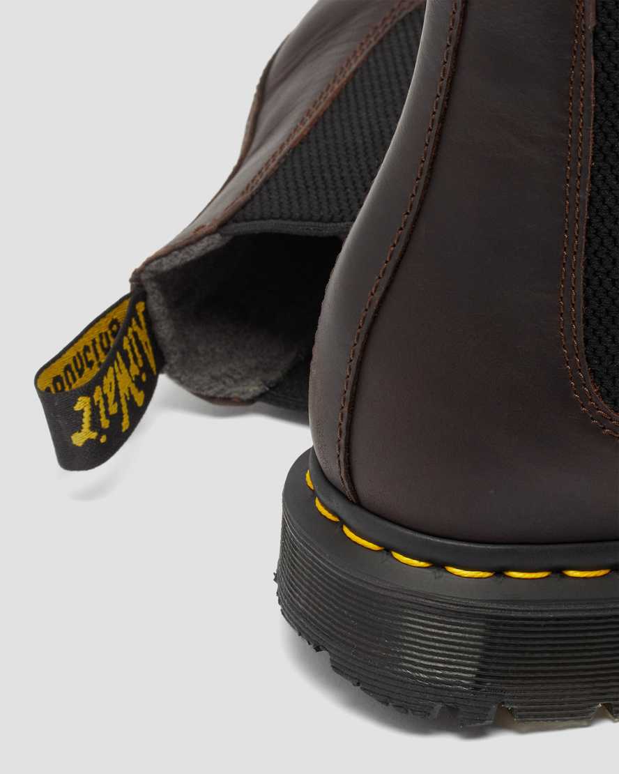 dunkelbraune dr. martens 2976 dms wintergrip chelsea boots für damen.