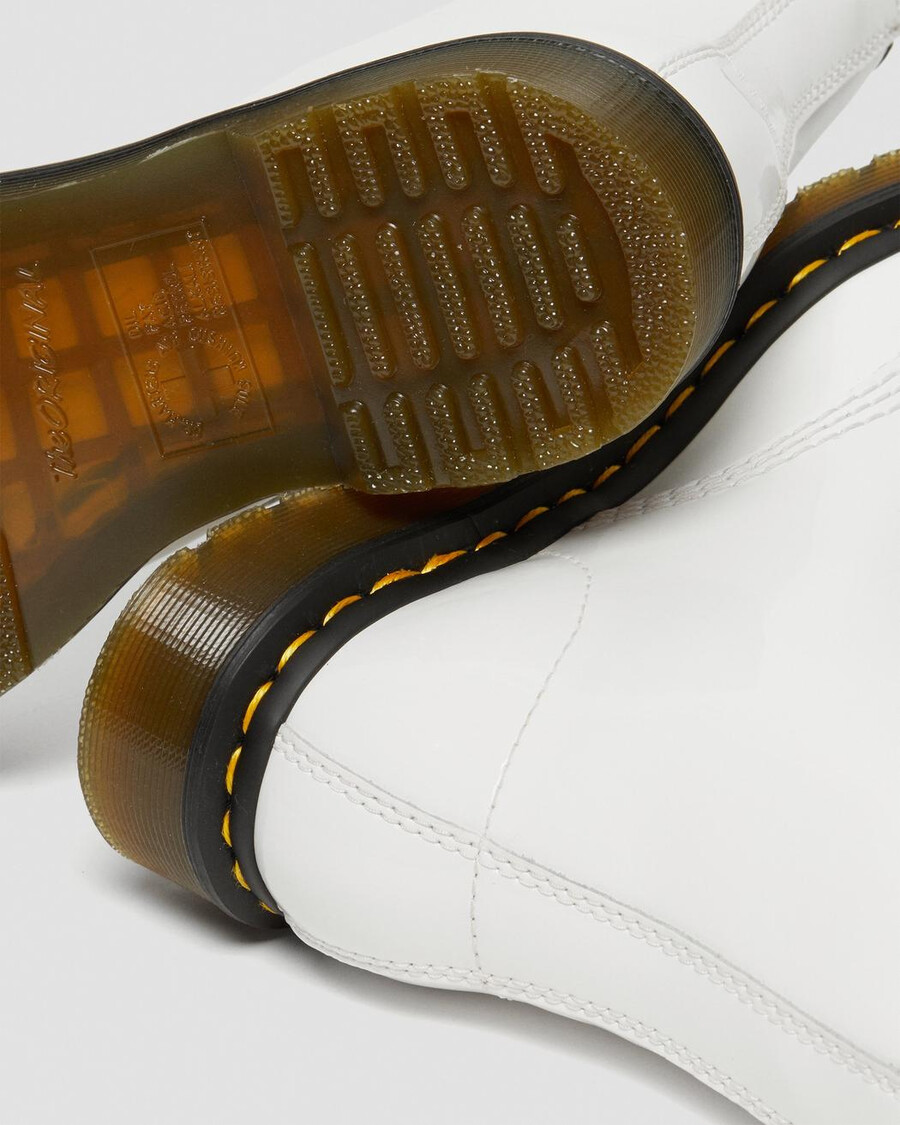 weiße dr. martens 1460 lackleder-schnürstiefel für damen