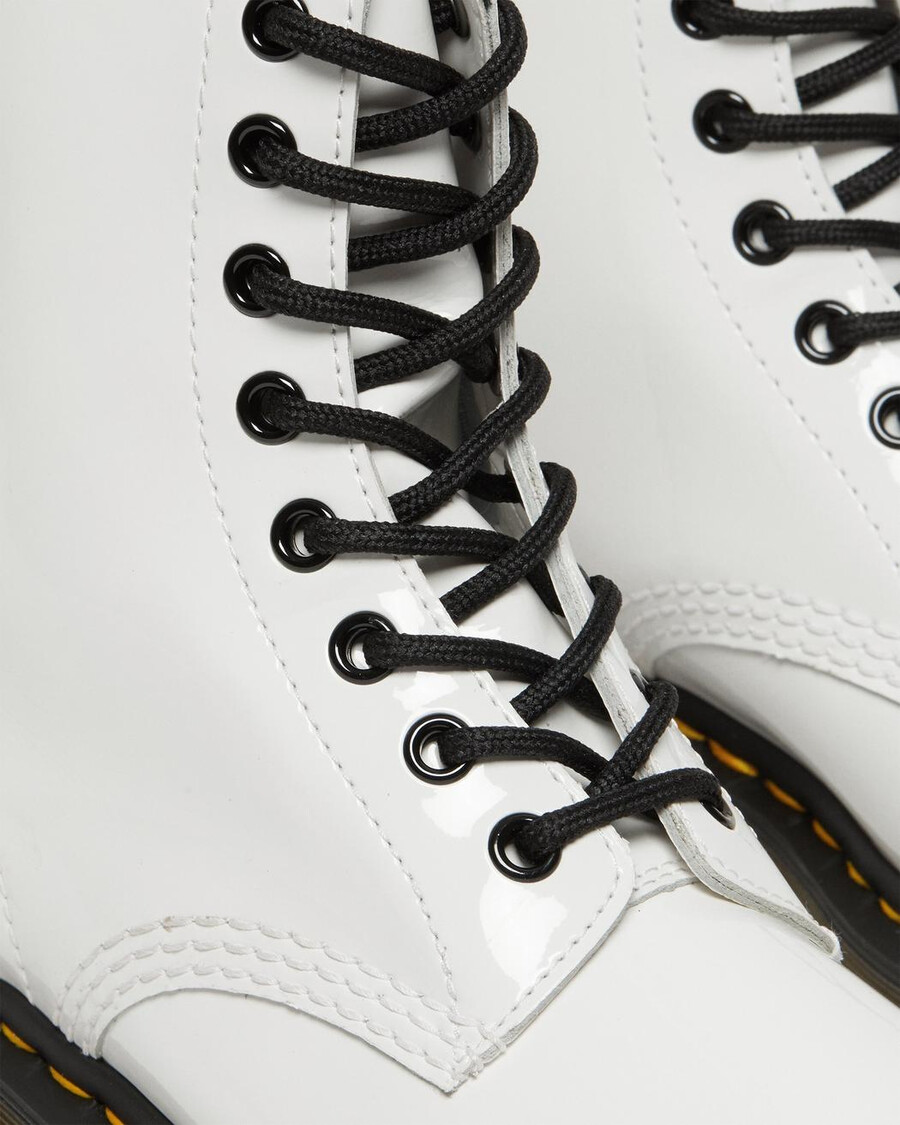weiße dr. martens 1460 lackleder-schnürstiefel für damen