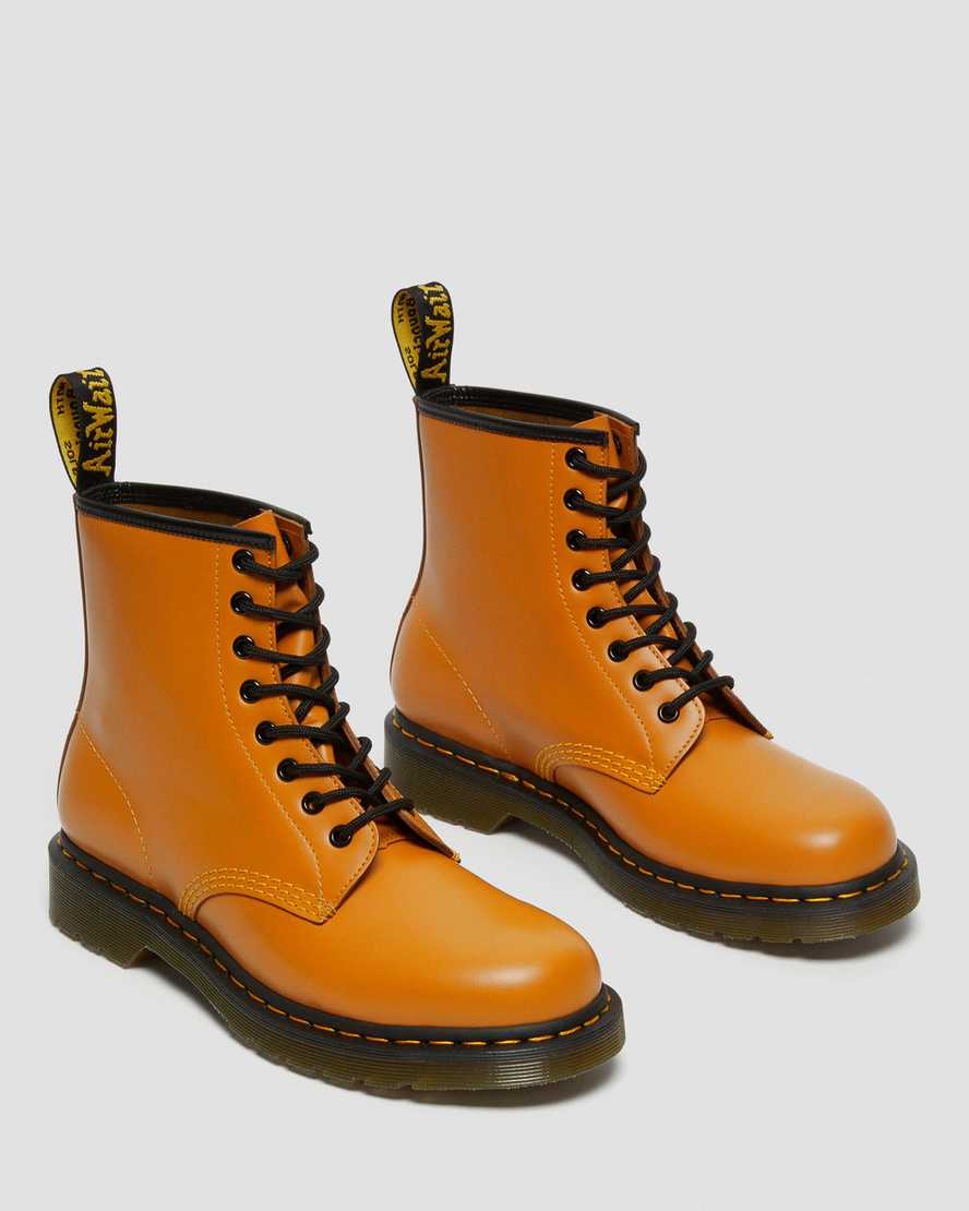 orangefarbene dr. martens 1460 smooth damen-schnürstiefel