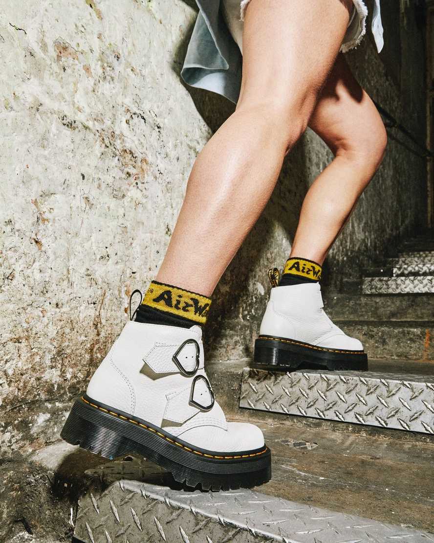 weiße dr. martens devon heart plateau-stiefel für damen