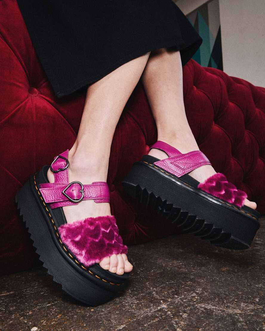 pinkfarbene dr. martens voss plateau-sandalen aus flauschigem kunstfell für damen